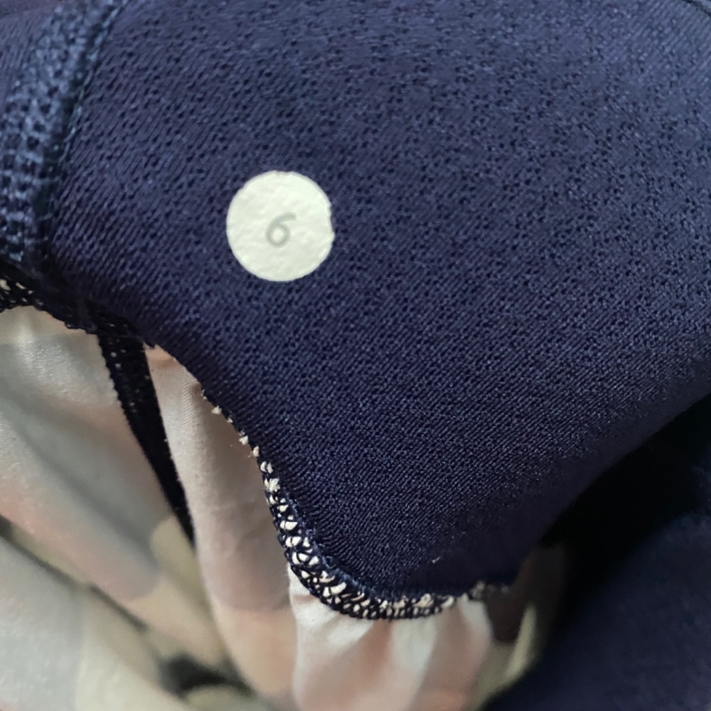 Two Lululemon Tops - Picture 4 of 7